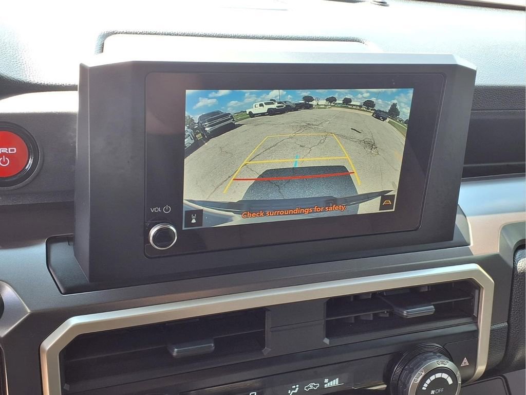 Used 2025 Toyota Tacoma TRD Off-Road AWD/4WD image 4