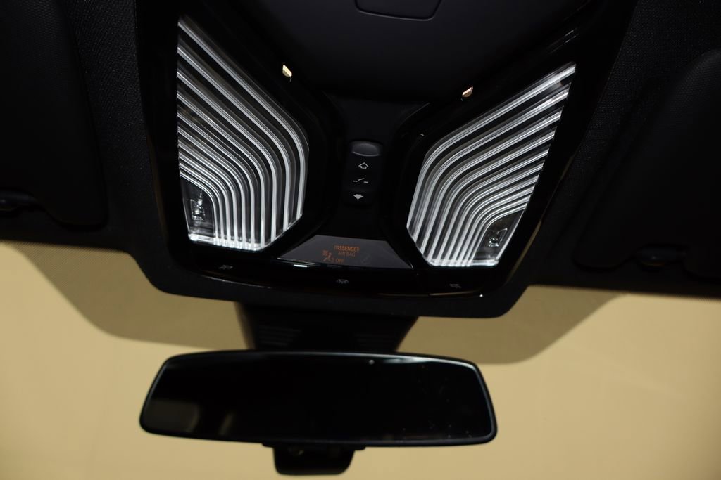 Used 2025 BMW M2 image 21