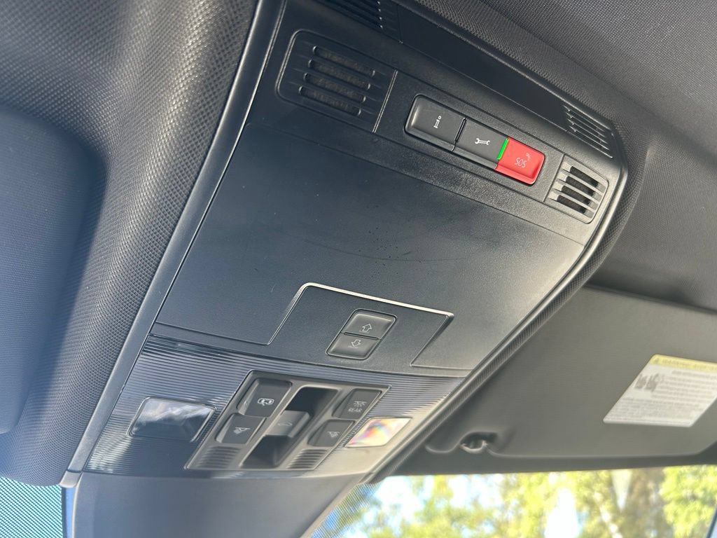 Certified 2023 Volkswagen Tiguan SE R-Line FWD image 52