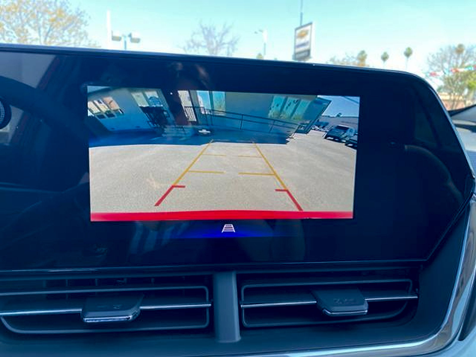 New 2026 Chevrolet Trax LT w/ Sunroof Package image 28