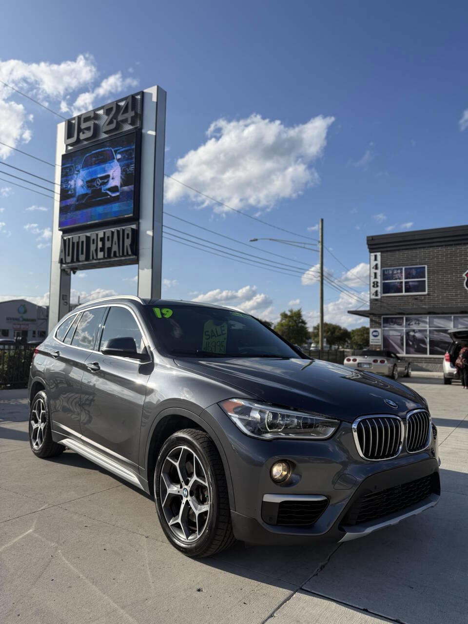 Used 2019 BMW X1 sDrive28i FWD image 1
