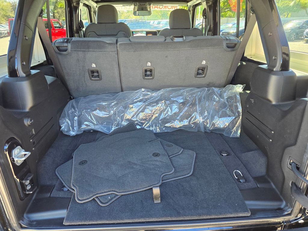 Certified 2026 Jeep Wrangler Unlimited Rubicon image 40