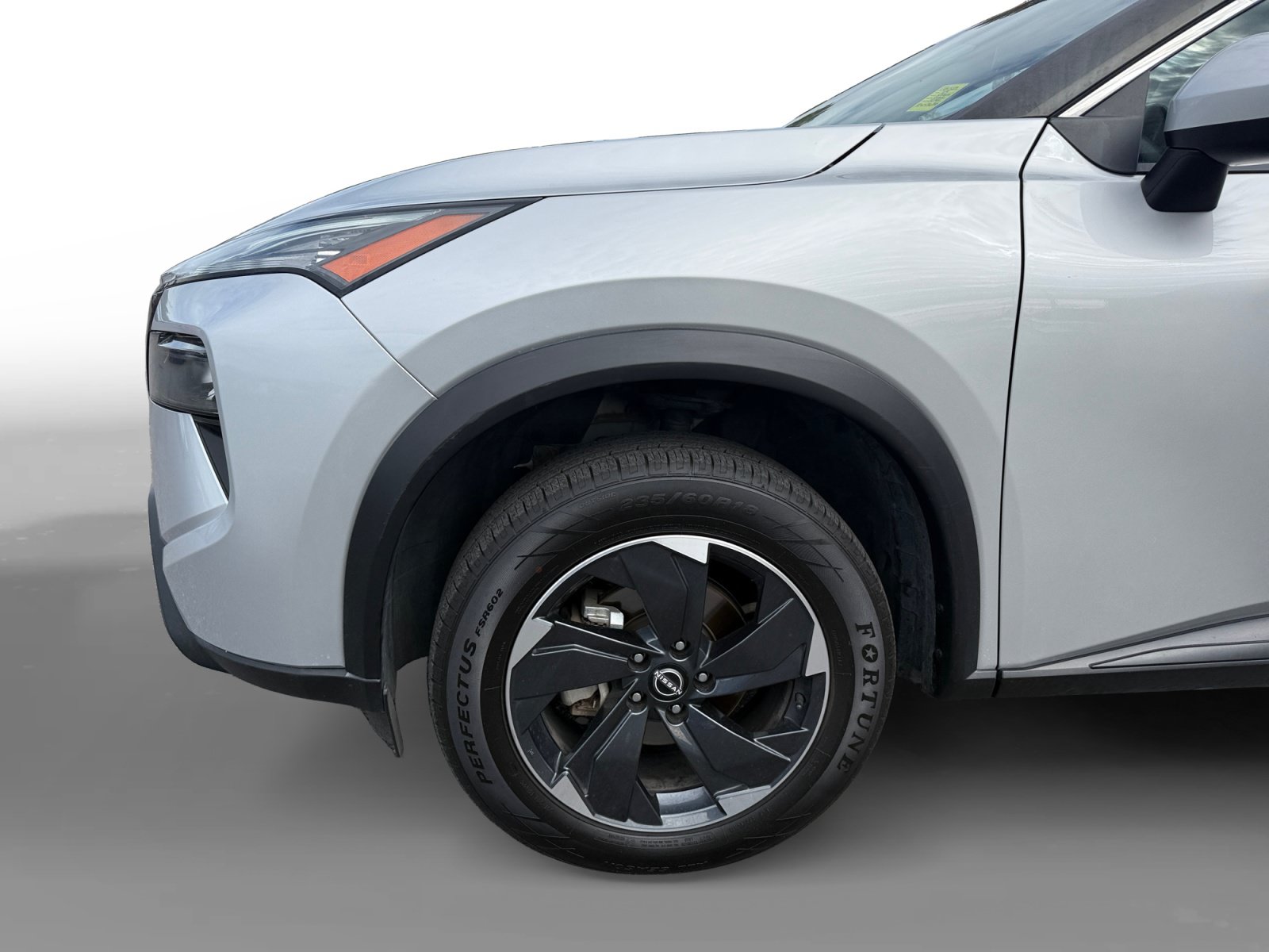 Used 2024 Nissan Rogue SV AWD/4WD image 9