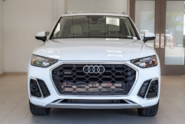 Used 2023 Audi Q5 2.0T Premium w/ Convenience Package AWD/4WD image 4