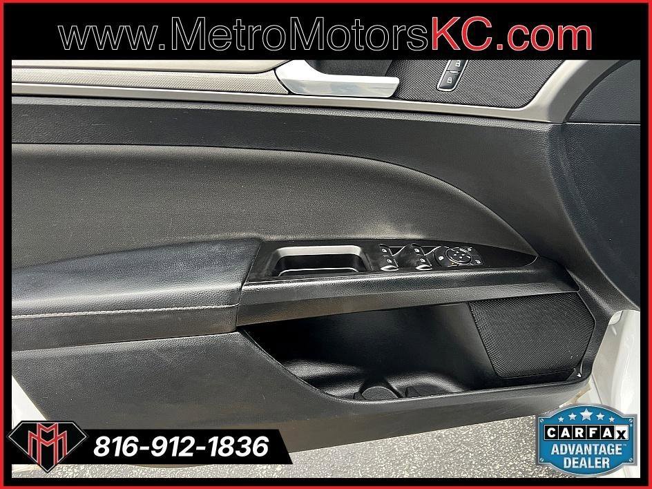 Used 2017 Ford Fusion SE image 11