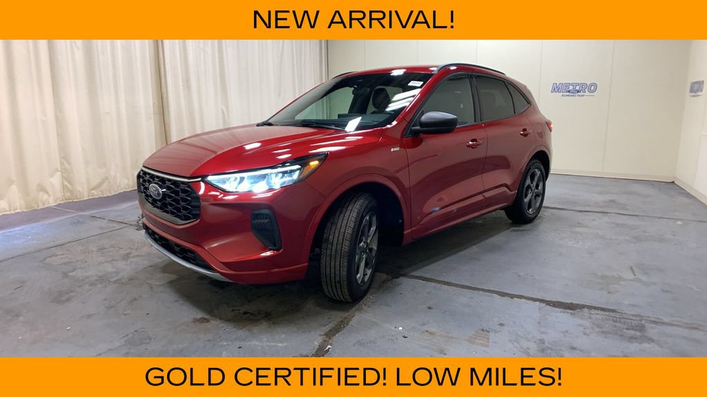 Used 2024 Ford Escape ST-Line w/ Tech Pack #1 AWD/4WD image 7