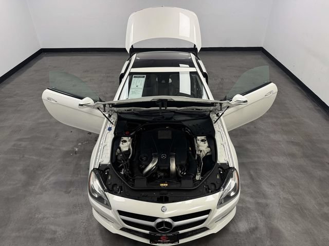 Used 2016 Mercedes-Benz SL 550 w/ Driver Assistance Package image 12