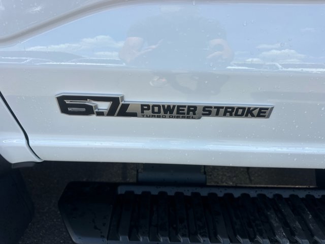 New 2025 Ford F550 4x4 SuperCab Super Duty image 17