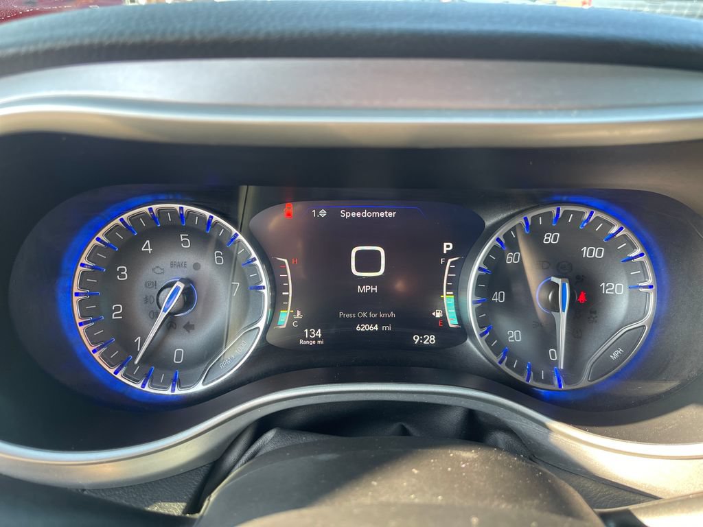 Used 2023 Chrysler Pacifica Touring-L w/ S Appearance Package AWD/4WD image 18