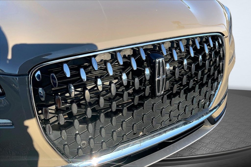 Used 2025 Lincoln Corsair Reserve FWD image 33
