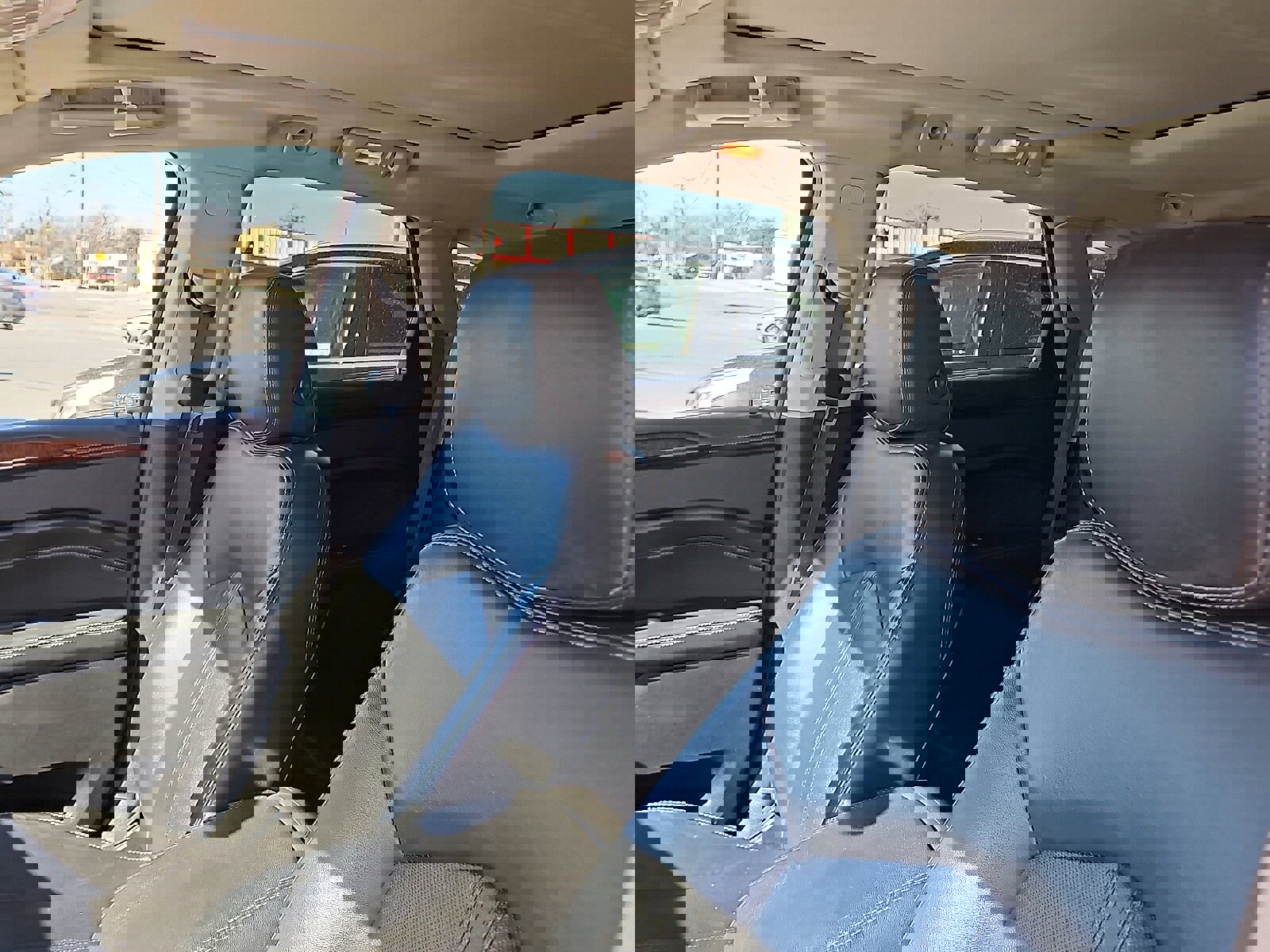 Used 2015 Cadillac SRX Luxury image 11