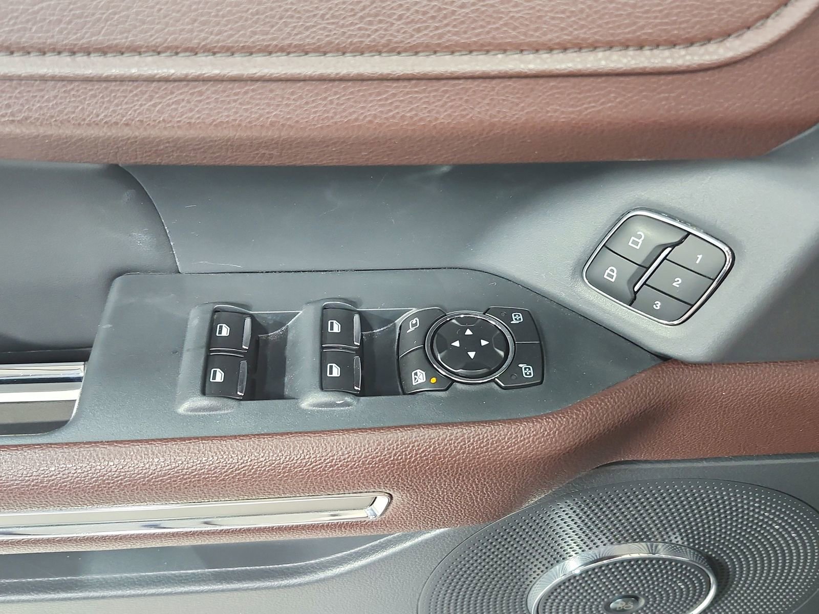 Used 2024 Ford Expedition Limited image 39