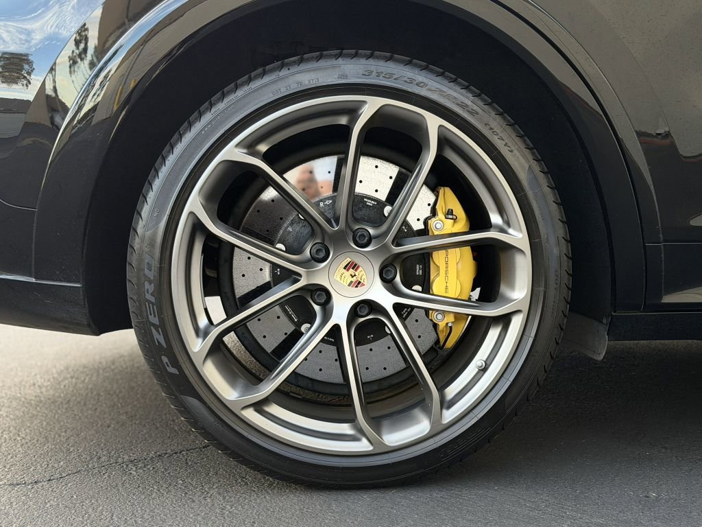Used 2023 Porsche Cayenne Turbo S AWD/4WD image 18