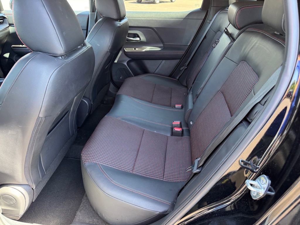 Used 2025 Nissan Kicks SR AWD/4WD image 14