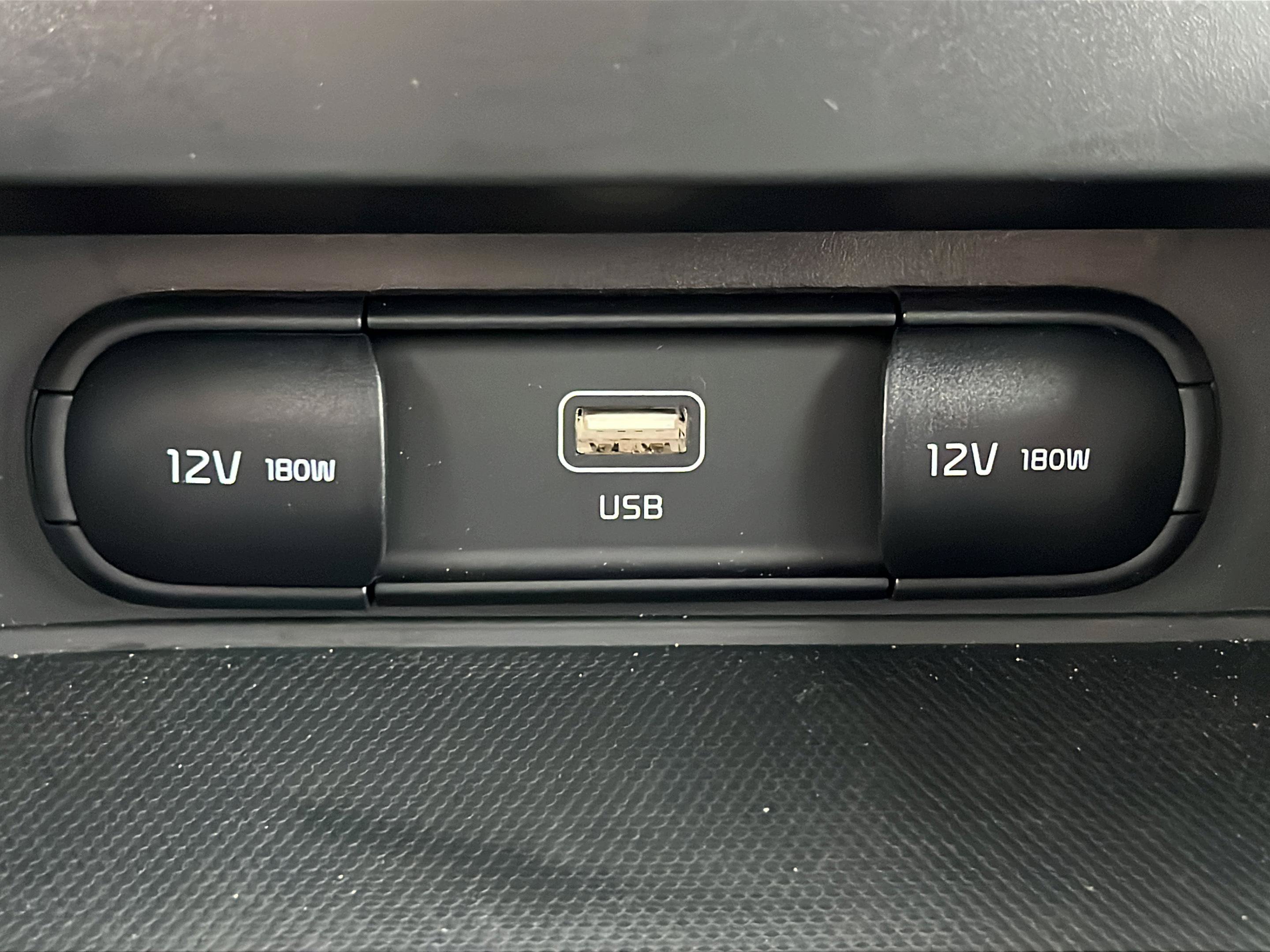 Certified 2025 Kia Soul LX w/ LX Technology Package FWD image 16