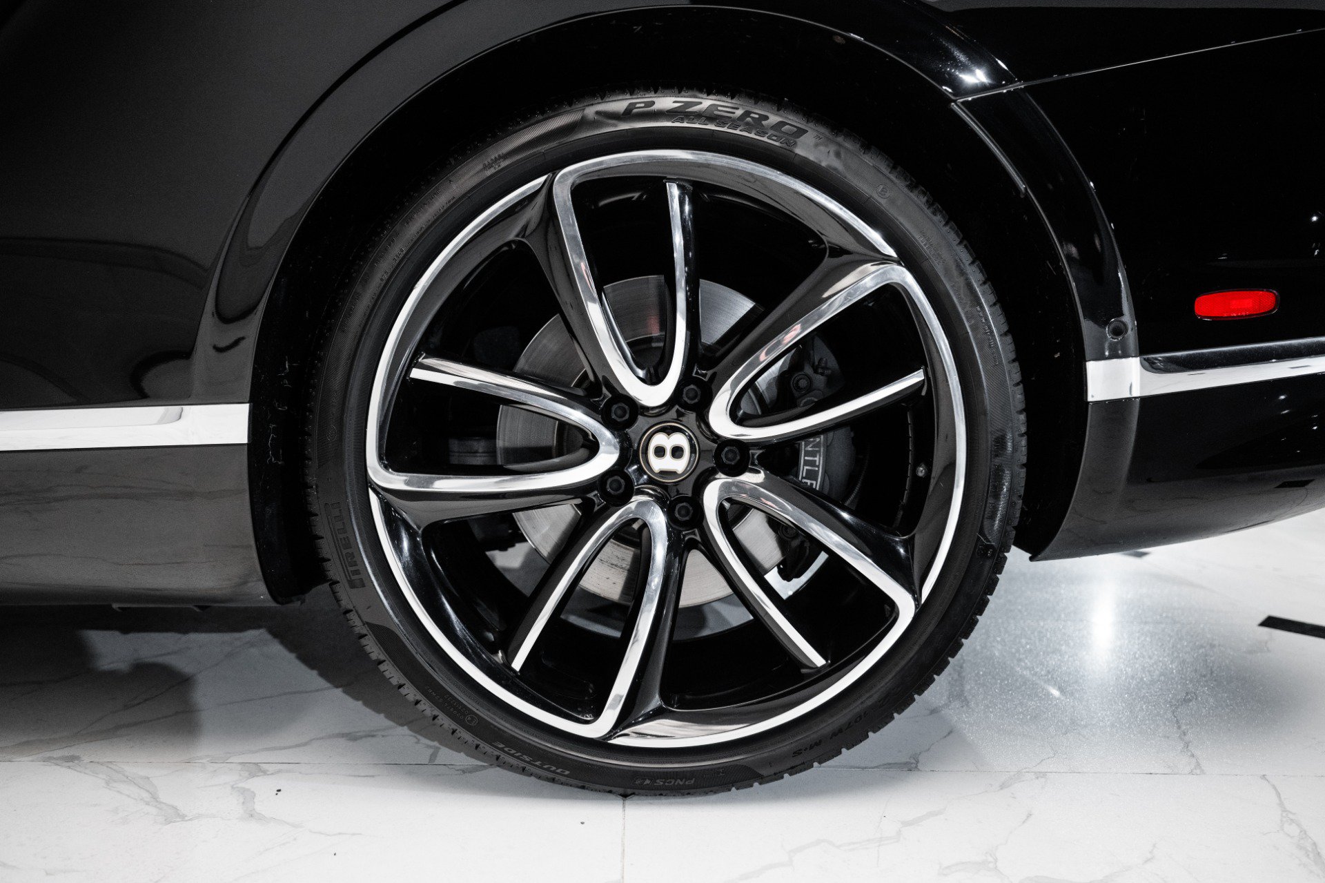 Certified 2020 Bentley Continental GT V8 AWD/4WD image 15