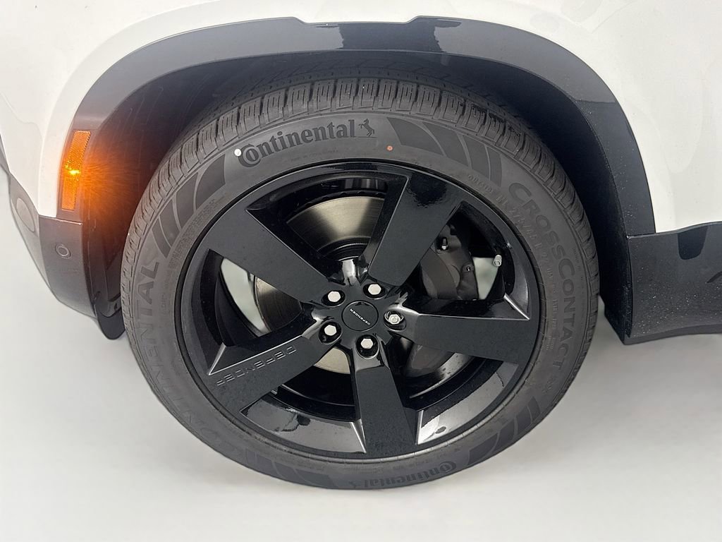 New 2026 Land Rover Defender 130 X-Dynamic SE AWD/4WD image 31
