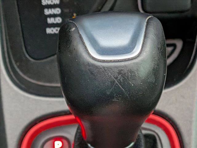 Used 2020 Jeep Compass Trailhawk w/ Cold Weather Group AWD/4WD image 13