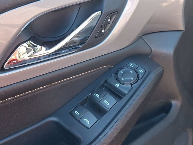 Used 2021 Chevrolet Traverse LT FWD image 28