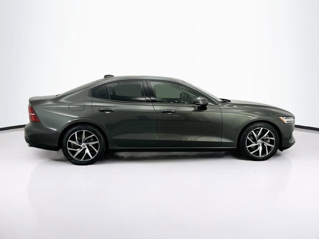 Used 2020 Volvo S60 T5 Momentum image 4