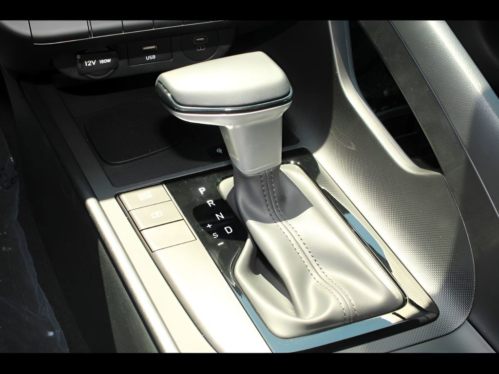 New 2025 Hyundai Elantra Sport w/ Cargo Package image 17