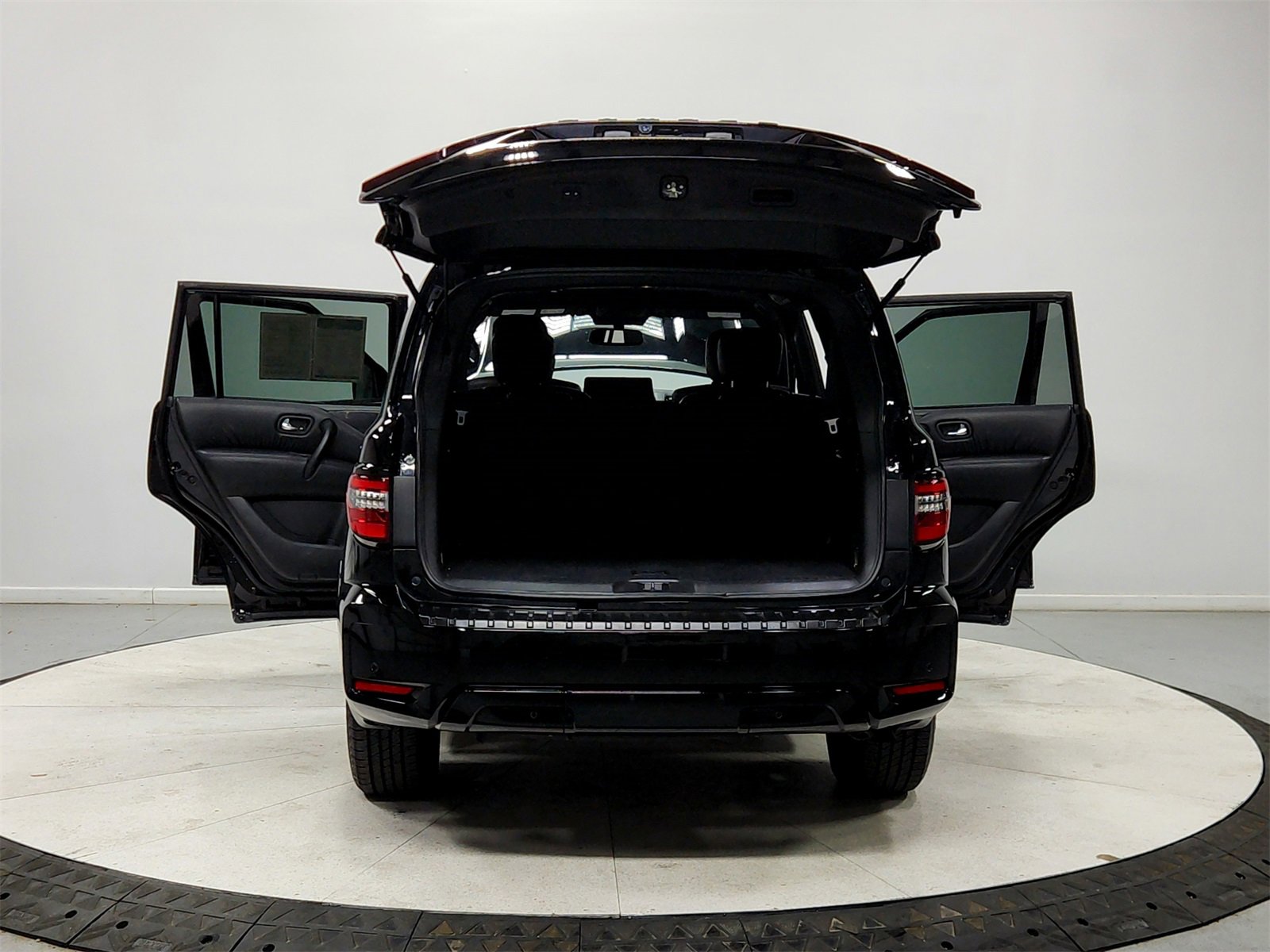 Used 2023 Nissan Armada SL w/ Midnight Edition Package image 14