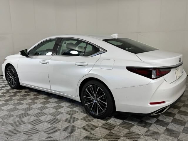 Used 2025 Lexus ES 350 w/ Premium Package FWD image 4