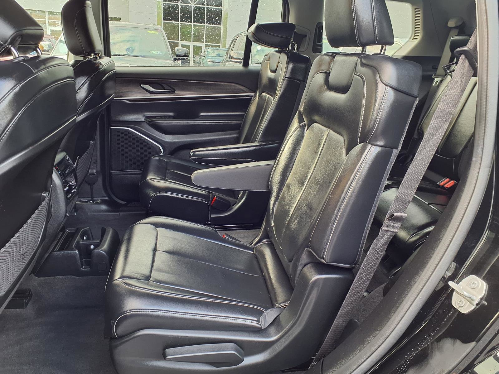 Used 2021 Jeep Grand Cherokee L Limited AWD/4WD image 12