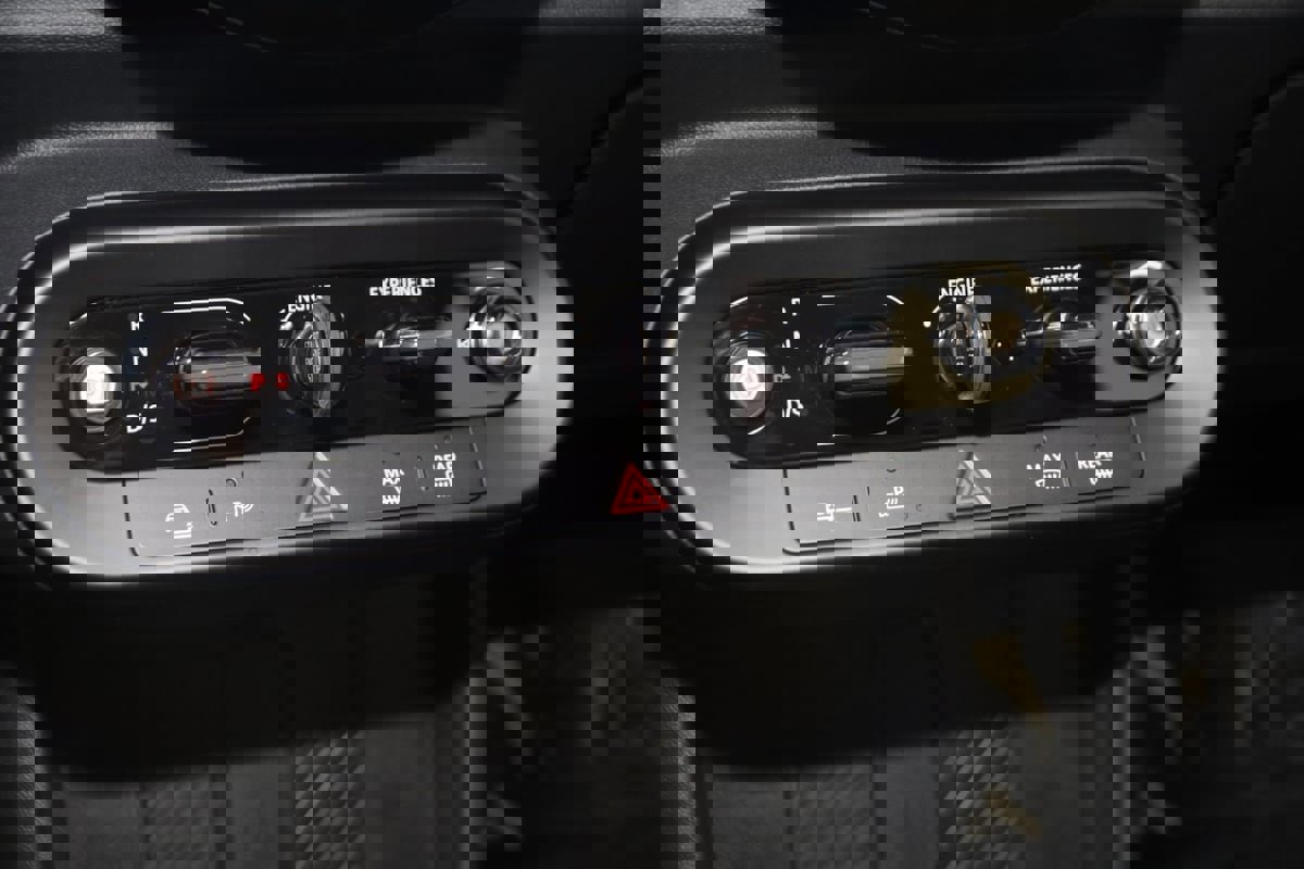 Used 2025 MINI Cooper John Cooper Works image 38