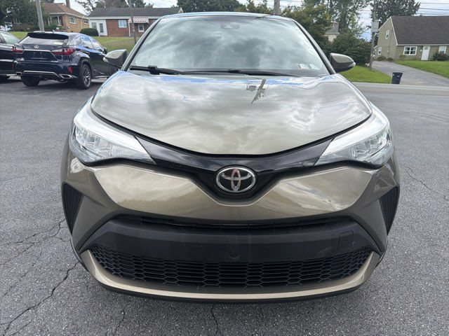 Used 2021 Toyota C-HR XLE FWD image 3