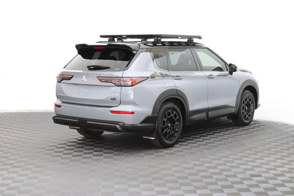 Used 2026 Mitsubishi Outlander AWD image 8