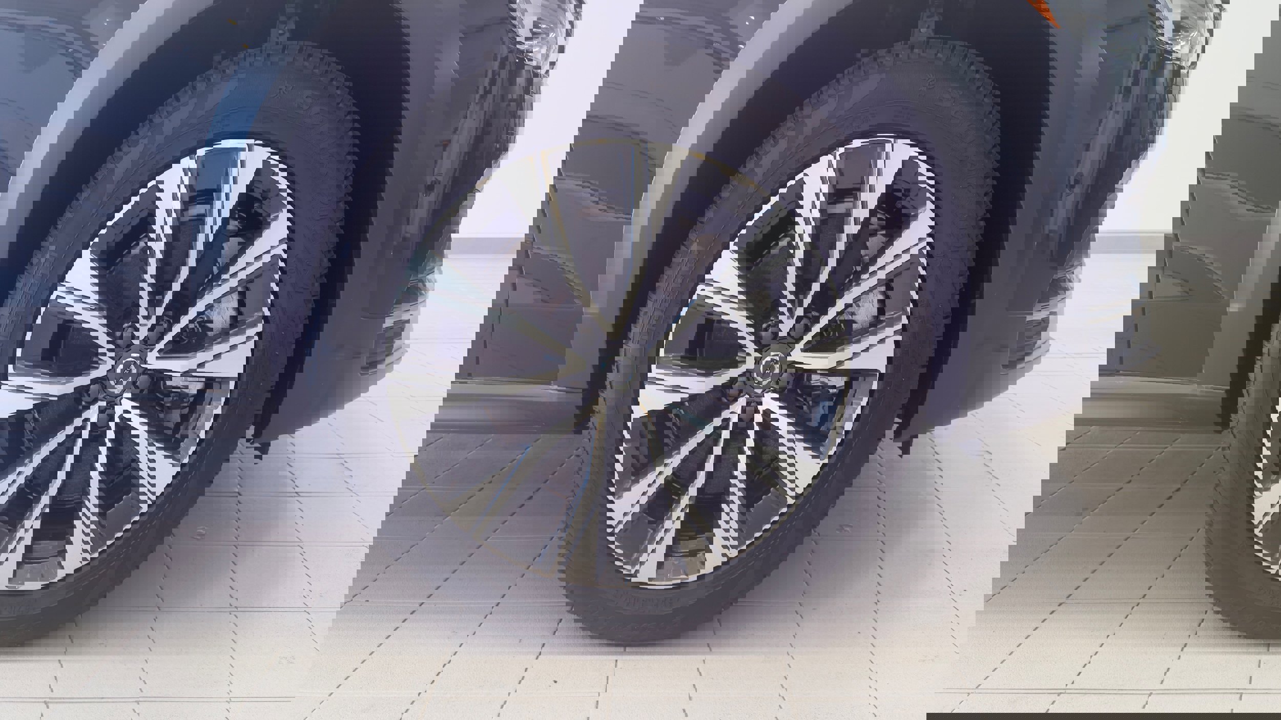 Used 2024 Volvo V90 B6 Cross Country Plus image 10