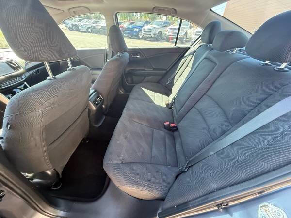 Used 2016 Honda Accord EX image 17