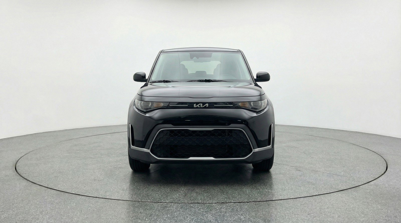 Used 2025 Kia Soul LX w/ LX Technology Package image 2