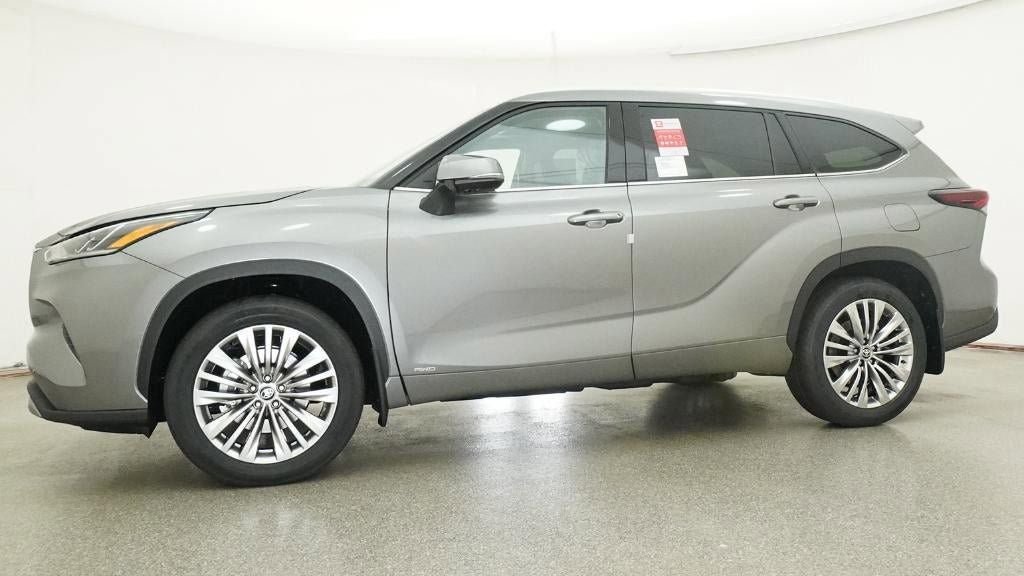 New 2026 Toyota Highlander Platinum AWD/4WD image 18
