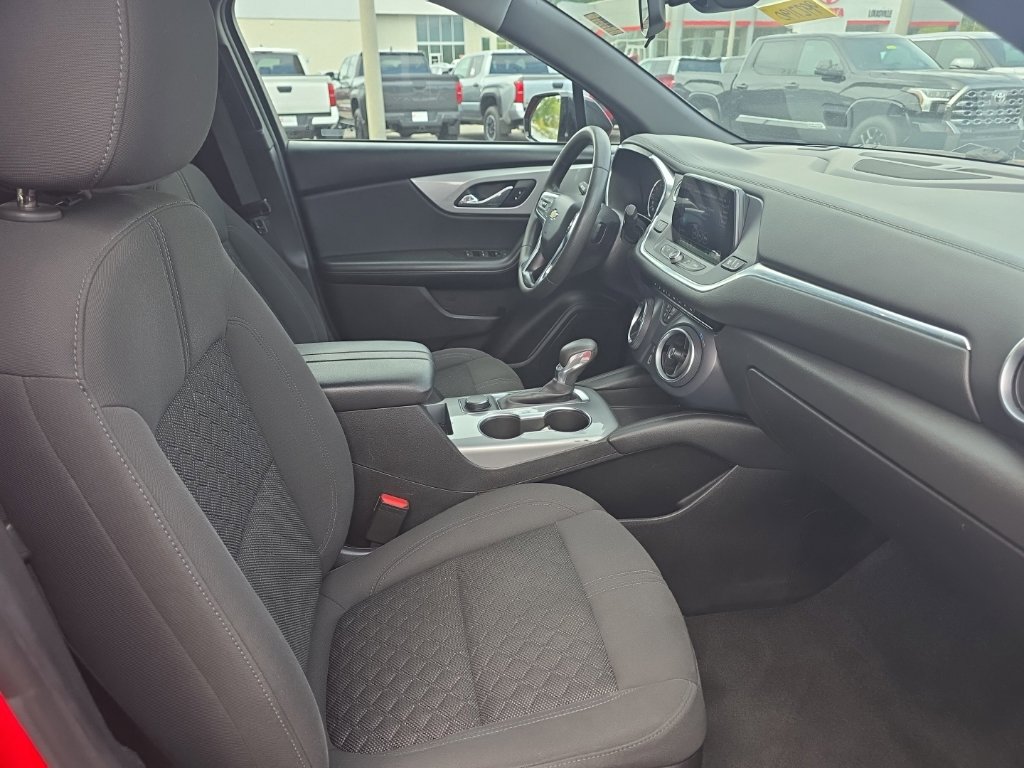 Used 2021 Chevrolet Blazer LT w/ Midnight/Sport Edition FWD image 9