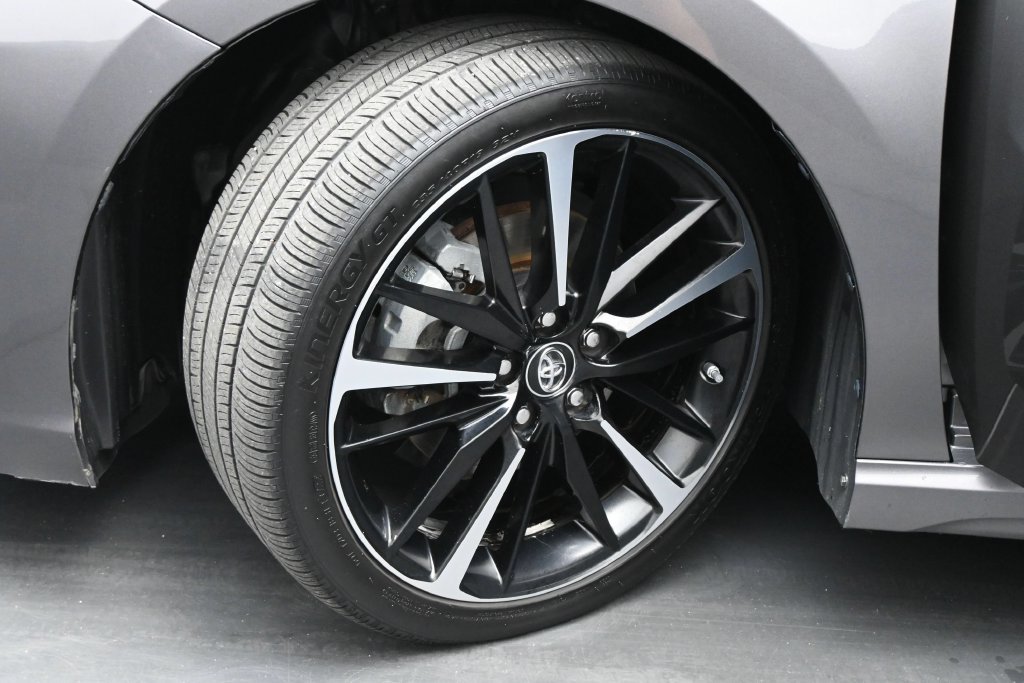 Used 2018 Toyota Camry XSE FWD image 17