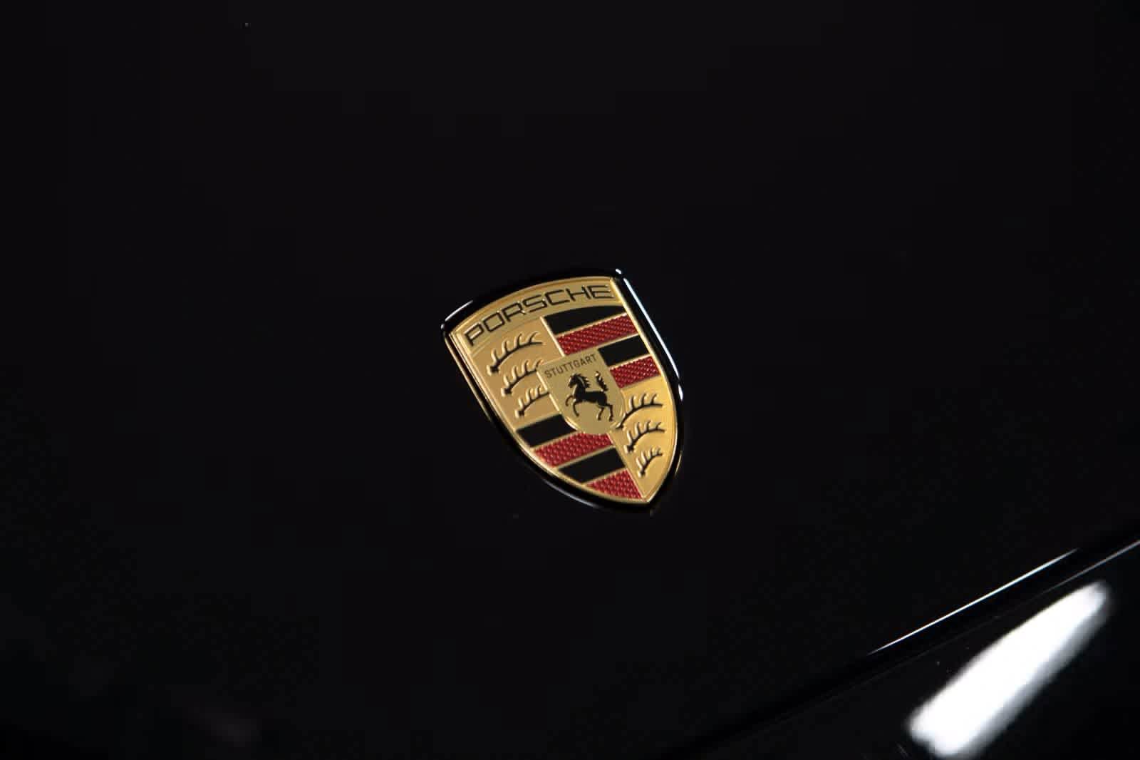 Certified 2025 Porsche Macan 4 Electric AWD/4WD image 17