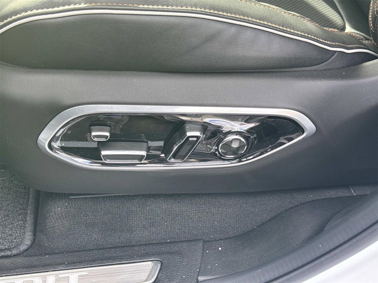 New 2025 Jeep Grand Cherokee Summit image 19