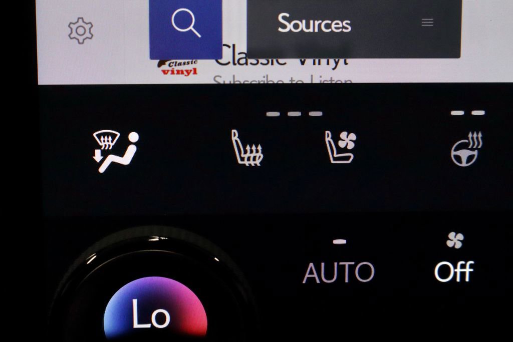 Used 2025 Lexus RX 350 AWD w/ Convenience Package image 4