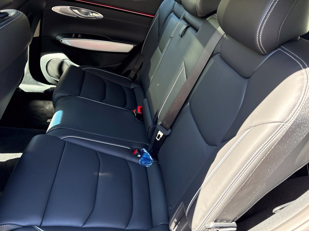 New 2027 Genesis GV70 2.5T Advanced AWD/4WD image 10