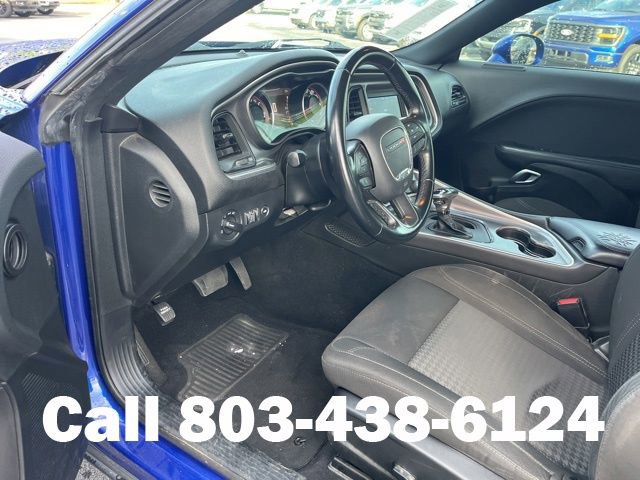 Used 2020 Dodge Challenger SXT RWD image 5