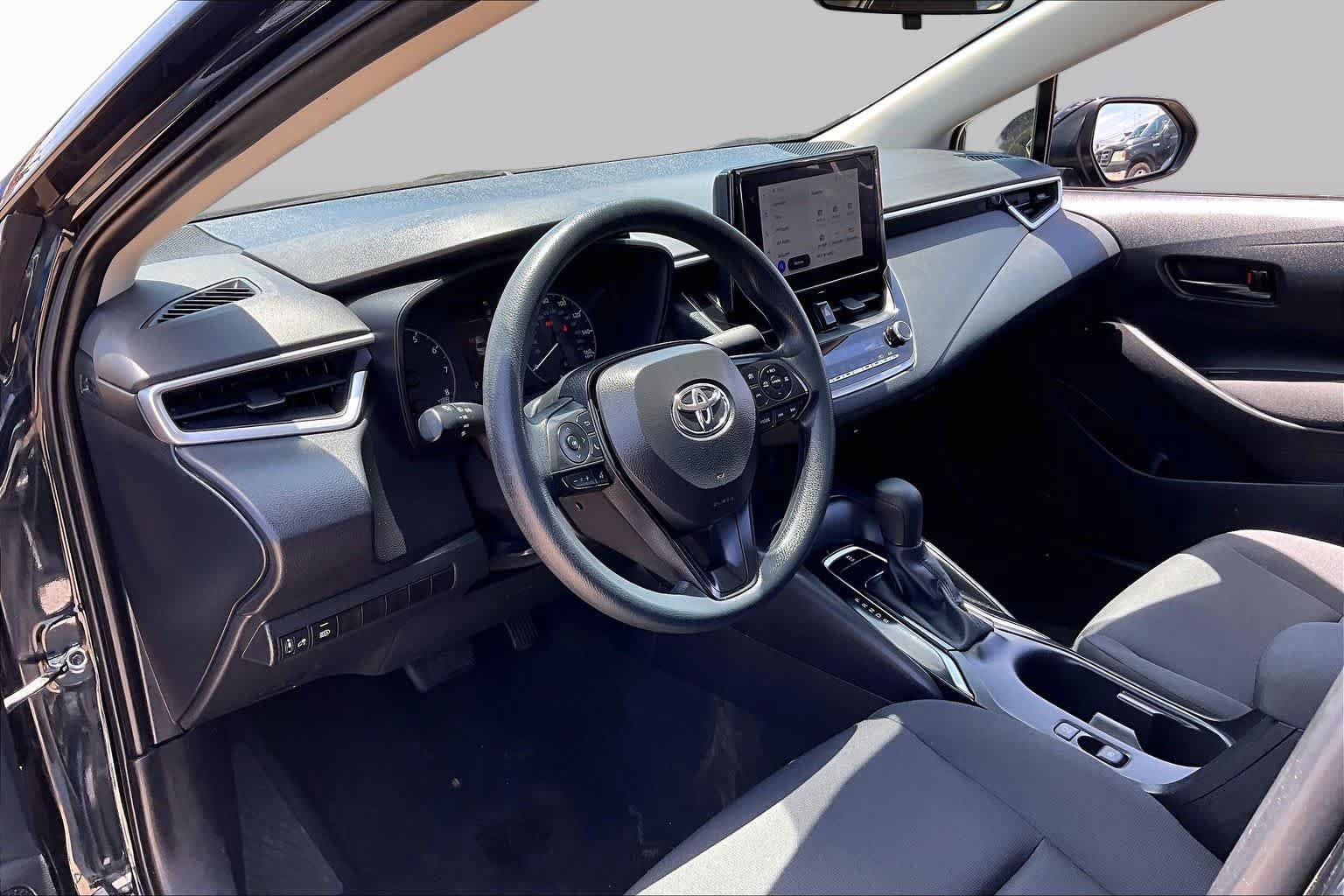 Used 2024 Toyota Corolla LE FWD image 17