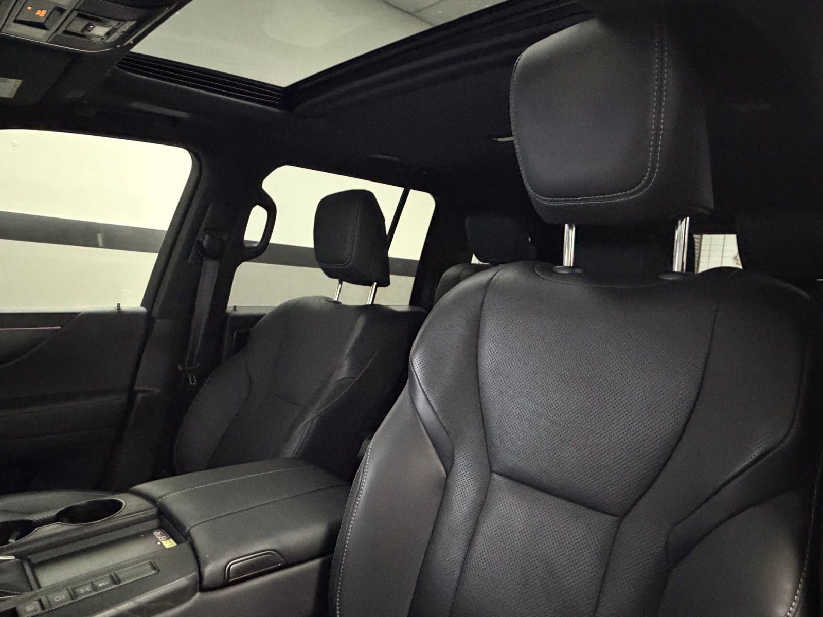 Used 2024 Lexus LX 600 4WD w/ Interior Upgrade Package image 24