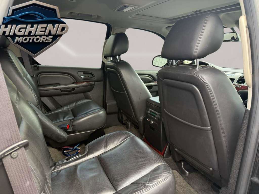 Used 2012 Cadillac Escalade Luxury AWD/4WD image 18