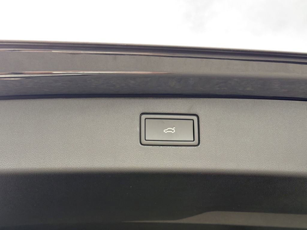 New 2026 Volkswagen Tiguan SE R-Line image 16