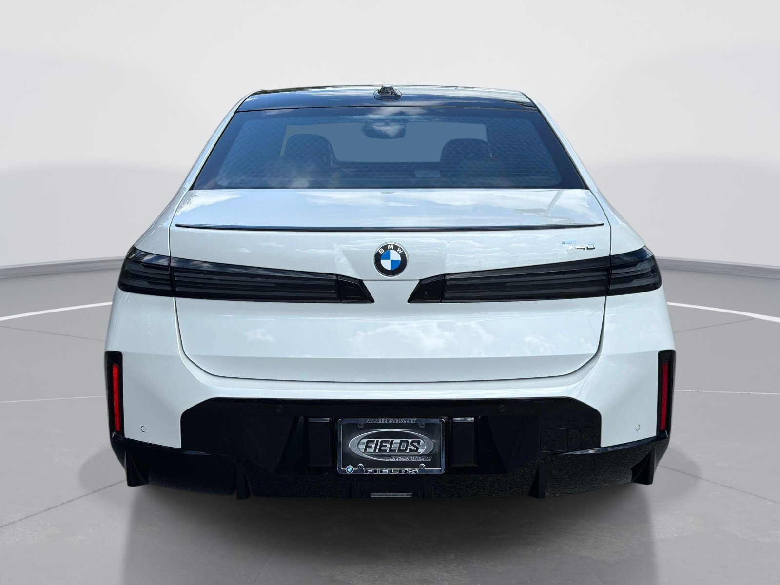 New 2027 BMW 740i w/ Executive Package RWD image 5