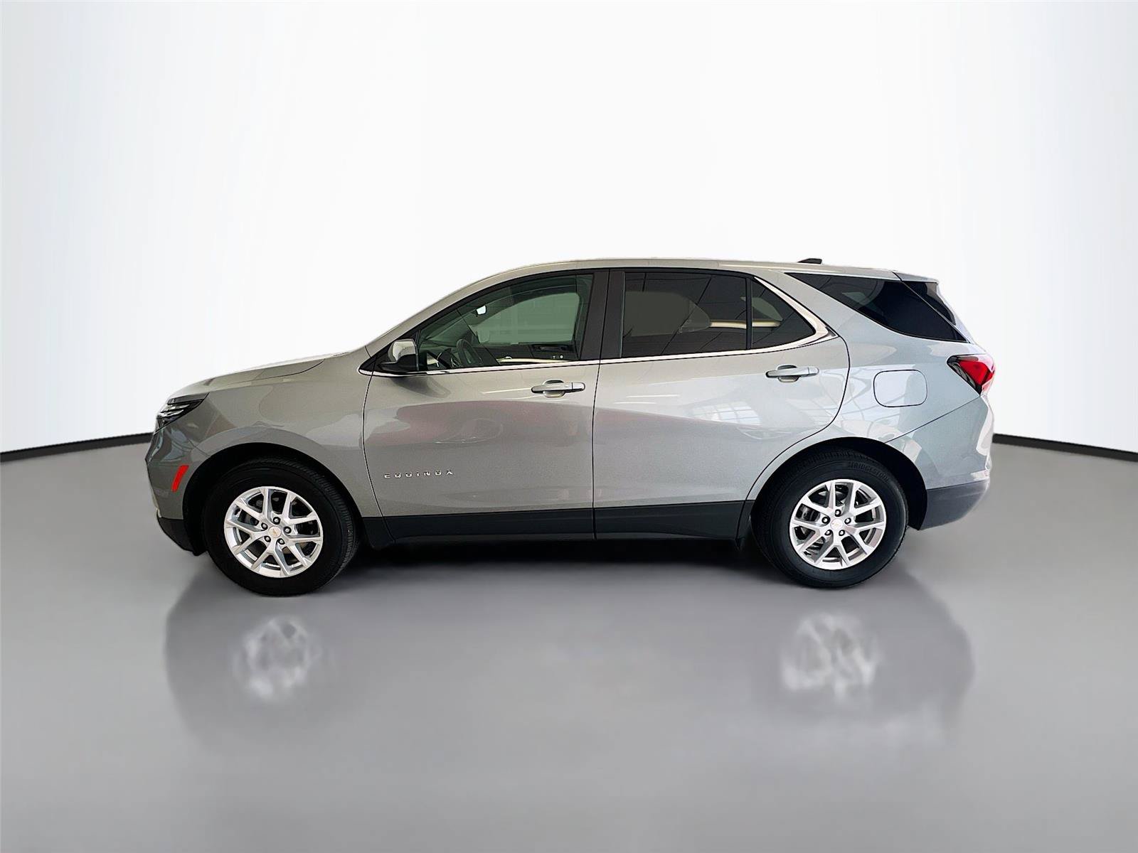 Used 2023 Chevrolet Equinox LT AWD/4WD image 8