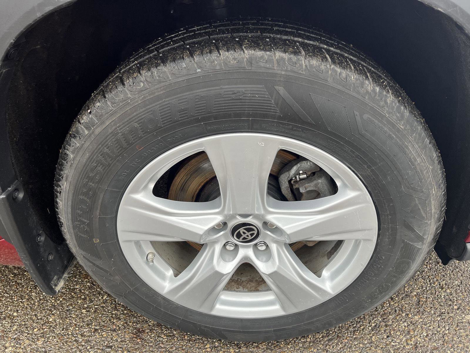 Used 2024 Toyota Highlander LE image 41