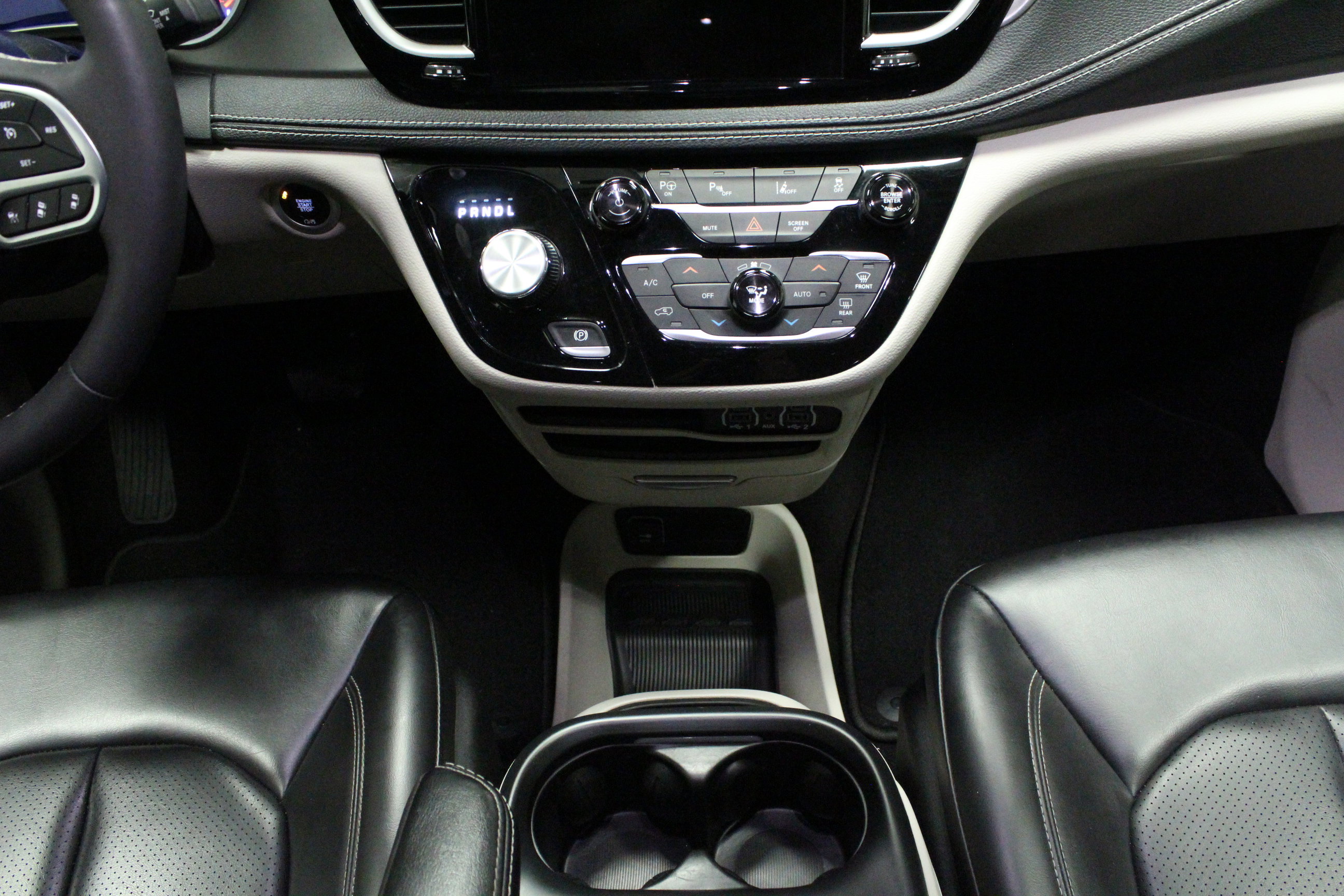 Used 2023 Chrysler Pacifica Touring-L FWD image 21